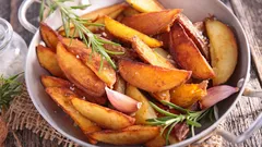 Šéfkuchař prozradil, jak připravit křupavé smažené brambory: je to jeho nejlepší recept vůbec