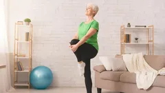 Slabé nohy neodpouštějí nečinnost: Jak po padesátce snadno znovu „nastartovat“ svaly?