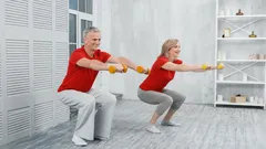 Test dřepů po padesátce: tolik opakování ukáže, jak jste na tom s kondicí