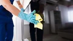 Televizi smíte utírat jen jedním přípravkem: ostatní vám nevratně zničí obrazovku