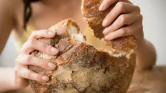 Jak vrátit chlebu měkkost za 10 sekund: trik, který funguje i na úplně ztvrdlý chléb