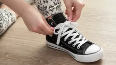 Zouváte si boty, aniž byste rozvazovali tkaničky? Psychologové odhalili, co to vypovídá o vaší osobnosti